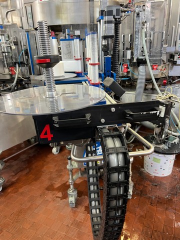 Linea di imbottigliamento isobarica spumante 9.000 bph Usata 17