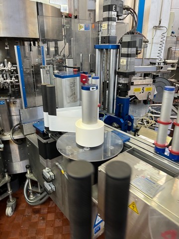 Linea di imbottigliamento isobarica spumante 9.000 bph Usata 18