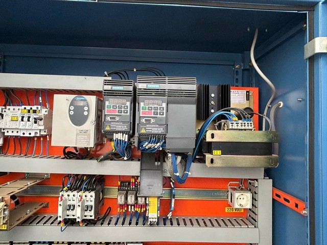 Used Depalletizer Manzini Comaco Da-700BL 3