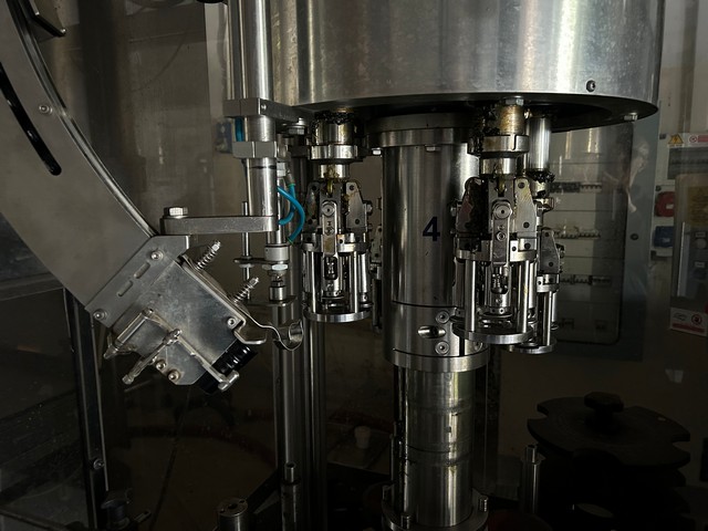 Used Capper Enolmeccanica 4T Stelvin 2013 9