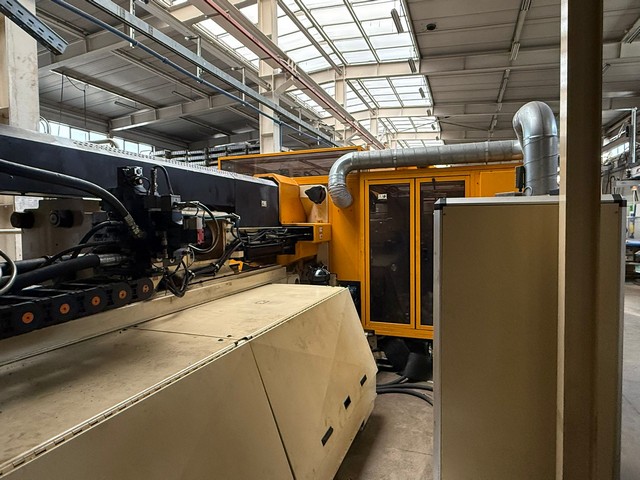 Used PET Prefom Presses Husky 2010 10