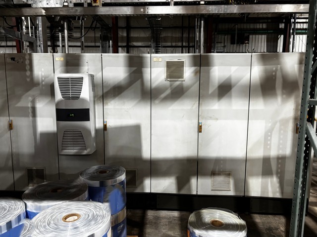 Linea di imbottigliamento PET 70.000 bph KHS Usata 62