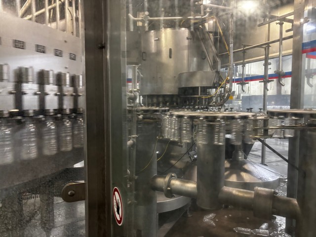 Used 2009 Complete Bottling Line PET KHS 72.000 bph 8