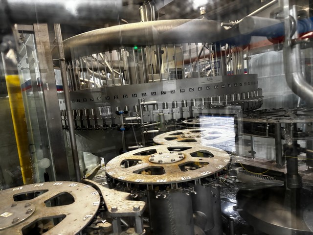 Used 2009 Complete Bottling Line PET KHS 72.000 bph 16