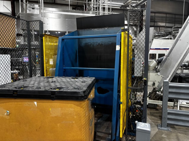 Used Complete Bottling Line KHS 43.000 bph 22