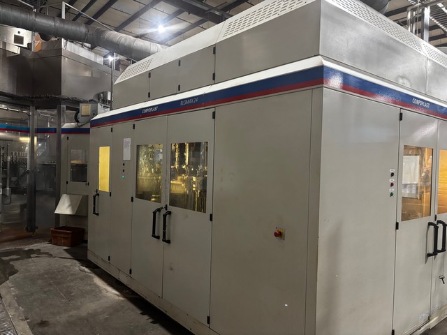 Used Complete Bottling Line KHS 43.000 bph 7