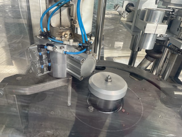 Used Capsuler Kematec 750 bph 4