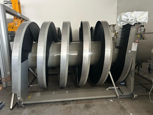 Ambaflex elevator and lowerator for bundles/boxes