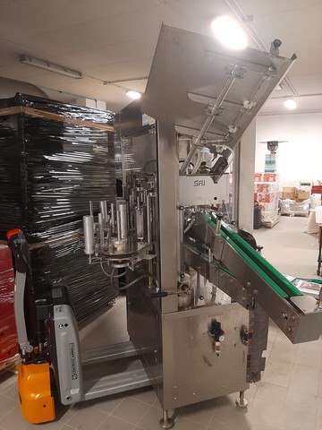 Gai capsuling machine with 2S adhesive labeller 3