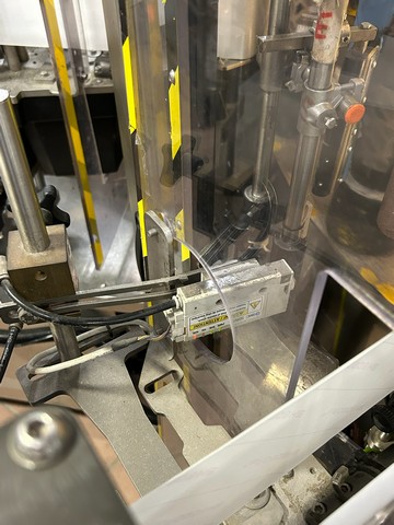 Used 5 adhesive station Makro labeller with 16 electronic cam-driven plates 2