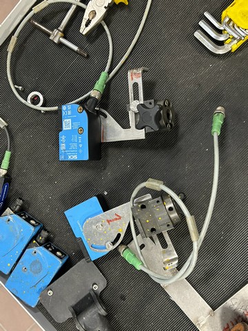 Used 5 adhesive station Makro labeller with 16 electronic cam-driven plates 3