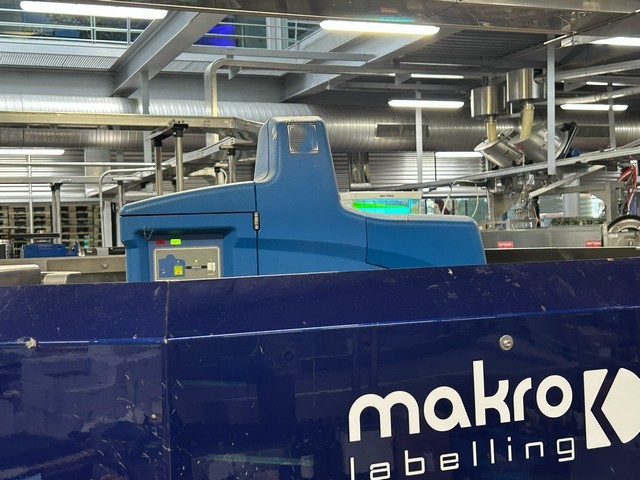 Used 5 adhesive station Makro labeller with 16 electronic cam-driven plates 9