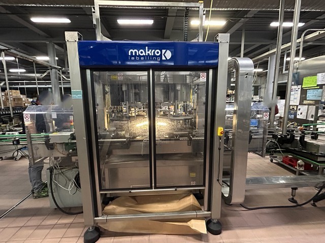 Used 5 adhesive station Makro labeller with 16 electronic cam-driven plates 14