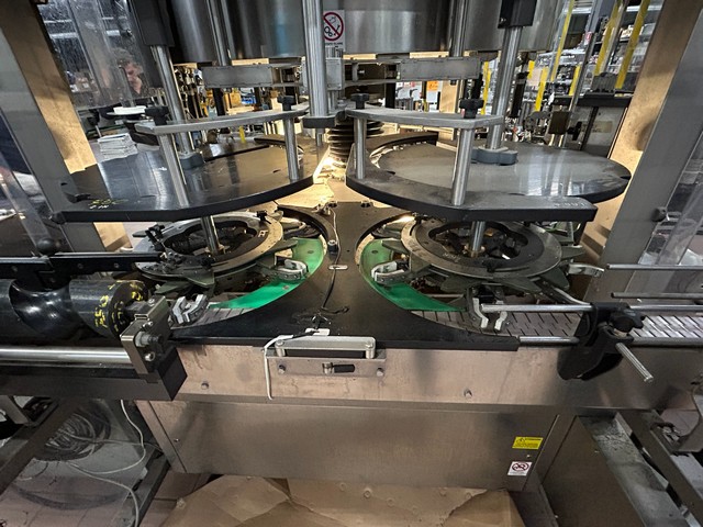 Used 5 adhesive station Makro labeller with 16 electronic cam-driven plates 15