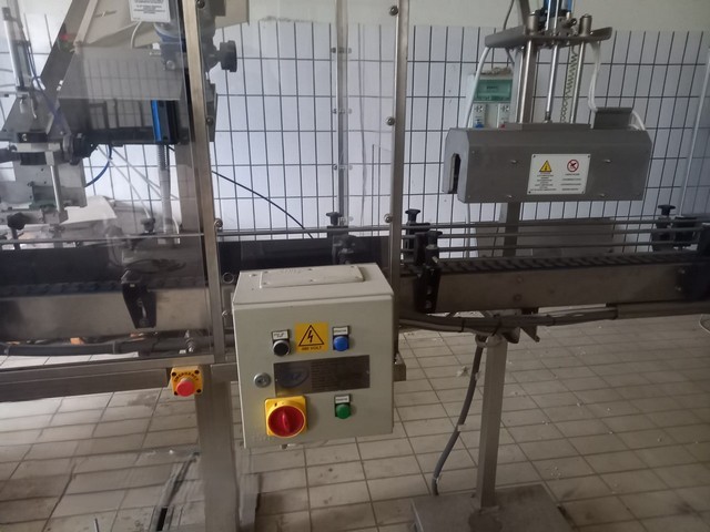 Linea di imbottigliamento usata Ave industry per olio 4