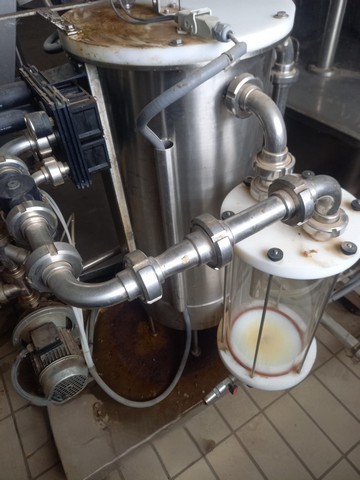 Linea di imbottigliamento usata Ave industry per olio 8