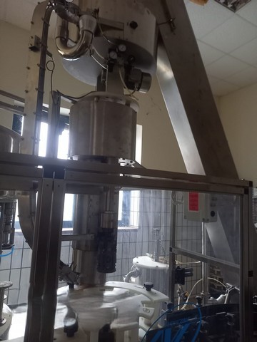 Linea di imbottigliamento usata Ave industry per olio 9