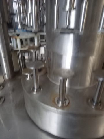 Linea di imbottigliamento usata Ave industry per olio 15