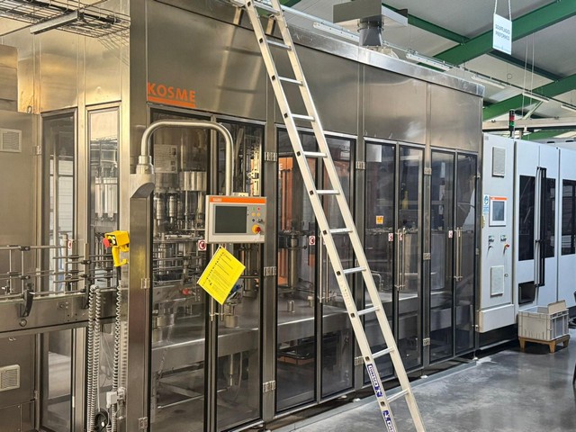 Used Pet bottling line for still and sparkling water 7