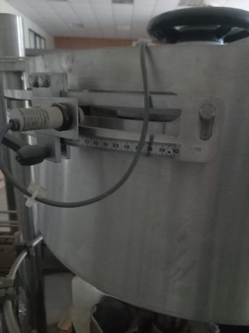 Linea di imbottigliamento usata Ave industry per olio 2