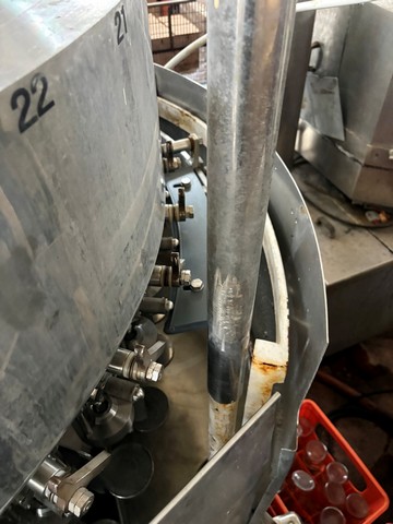 Used Vimercati isobaric filler 32 valves 9