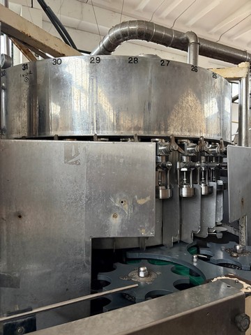 Used Vimercati isobaric filler 32 valves 2