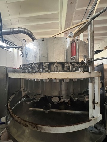 Used Vimercati isobaric filler 32 valves 6