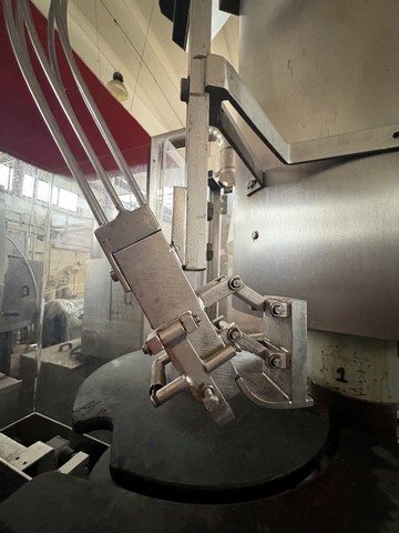Used Bertolaso aluminum screw 3T capper 7