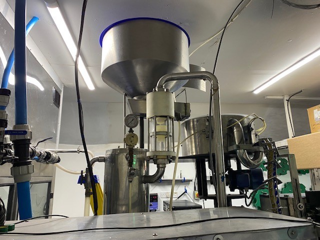 Single-head capper for ROPP cap 8