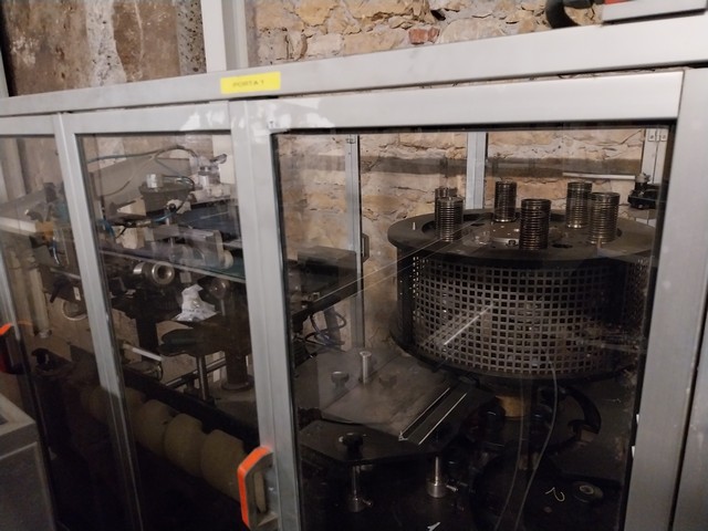 Used Robino & Galandrino capsuling machine 6t polylaminate