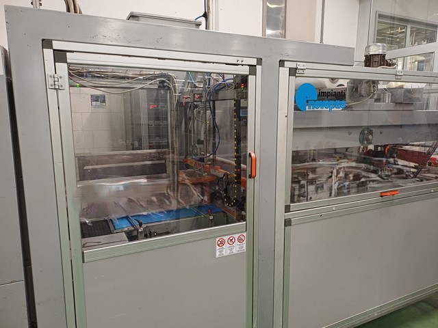 Used Novopac shrink wrapper 3