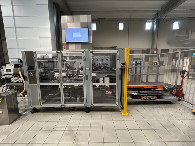 Used Mas pack case erector 7