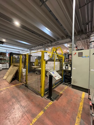 Used Robot fanuc palletizer 14