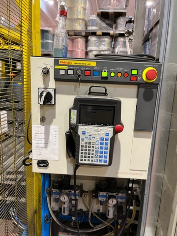 Used Robot fanuc palletizer 17