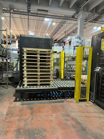 Used Robot fanuc palletizer 2