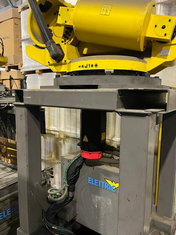 Used Robot fanuc palletizer 3