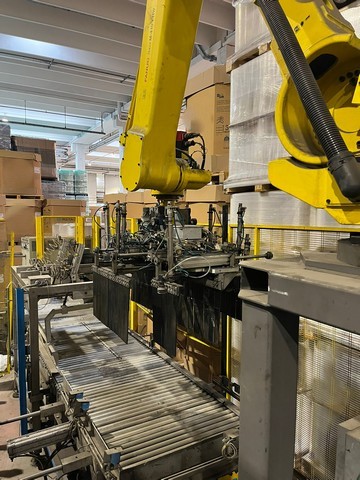Used Robot fanuc palletizer 4