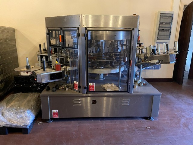 Etichettatrice usata adesiva 8t 4s Sacmi