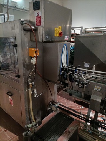 Used gravity glass bottling line 26