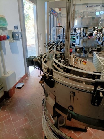 Linea di imbottigliamento usata per vetro a gravità 11