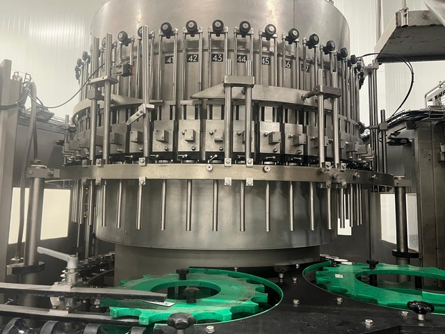 Linea di imbottigliamento usata KHS per vetro 12