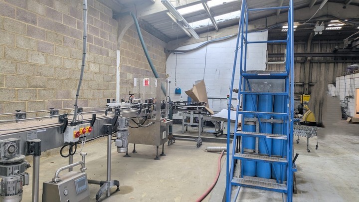 Used isobaric can filling line for beer and sparkling water 7
