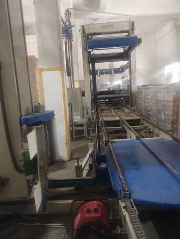 Palletizzatore Sacmi usato con avvolgipallet semiautomatico 4