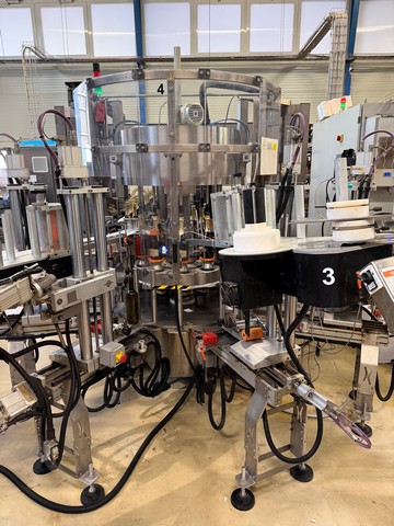 Etichettatrice usata Kosme con 4 stazioni adesive a camma elettronica 3