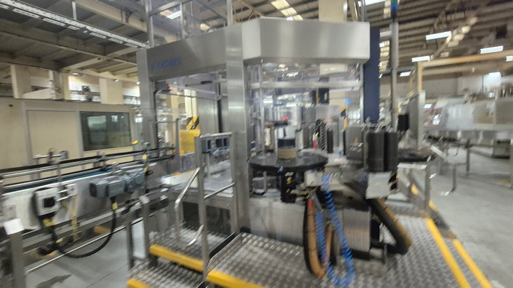 Used Krones 18T 1S Roll Feed Labeller 16