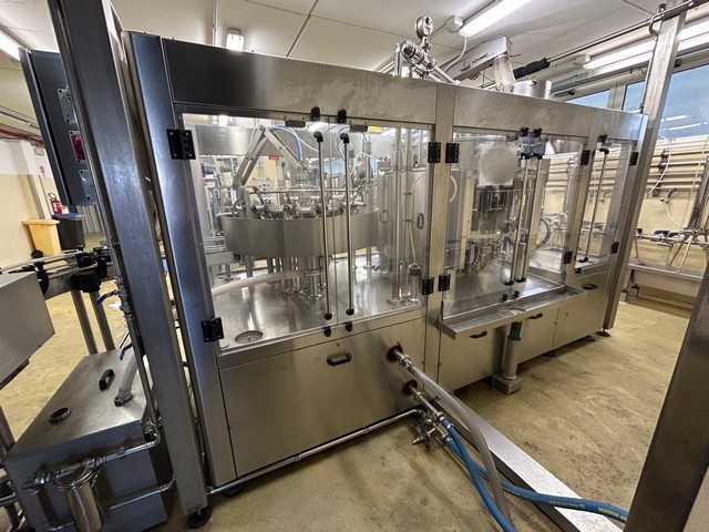 Used Fimer bottling line for sparkling wine and still wine 9