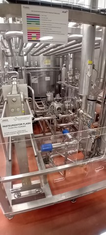 Linea di imbottigliamento usata isobarica per birra in vetro 23