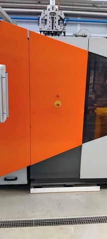 Used Kosme PET Blow Moulding Machine 2