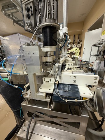 Used Wild Goose gravity canning line for beer 15
