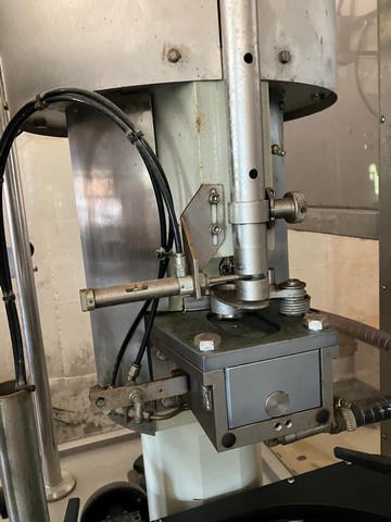 Monoblocco di riempimento usato Bertolaso a gravità 12.12.1. per vino fermo 2